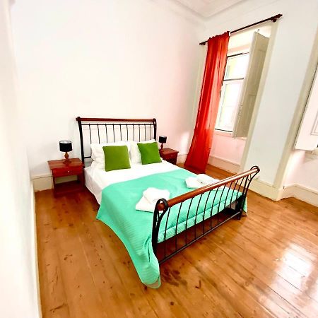 Artdeco Chiado 4 - Large Comfortable Double Room With Shared Bathroom Лиссабон Экстерьер фото