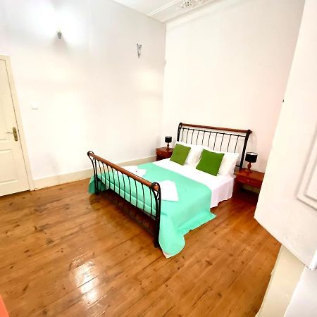 Artdeco Chiado 4 - Large Comfortable Double Room With Shared Bathroom Лиссабон Экстерьер фото