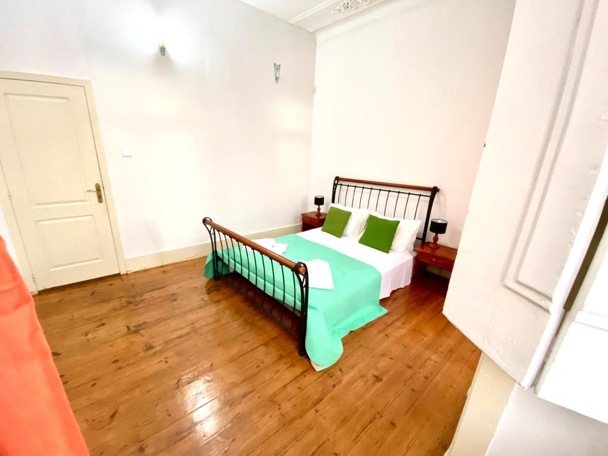 Artdeco Chiado 4 - Large Comfortable Double Room With Shared Bathroom Лиссабон Экстерьер фото