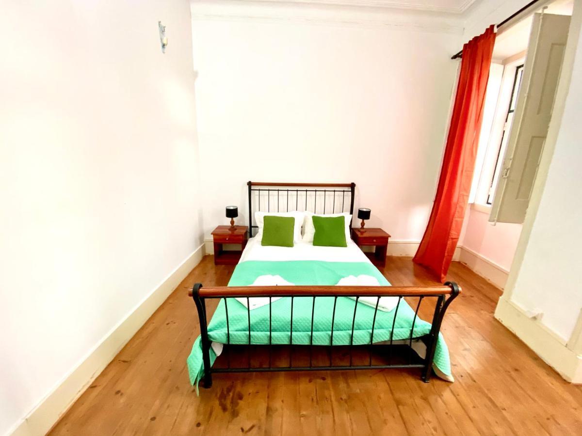 Artdeco Chiado 4 - Large Comfortable Double Room With Shared Bathroom Лиссабон Экстерьер фото