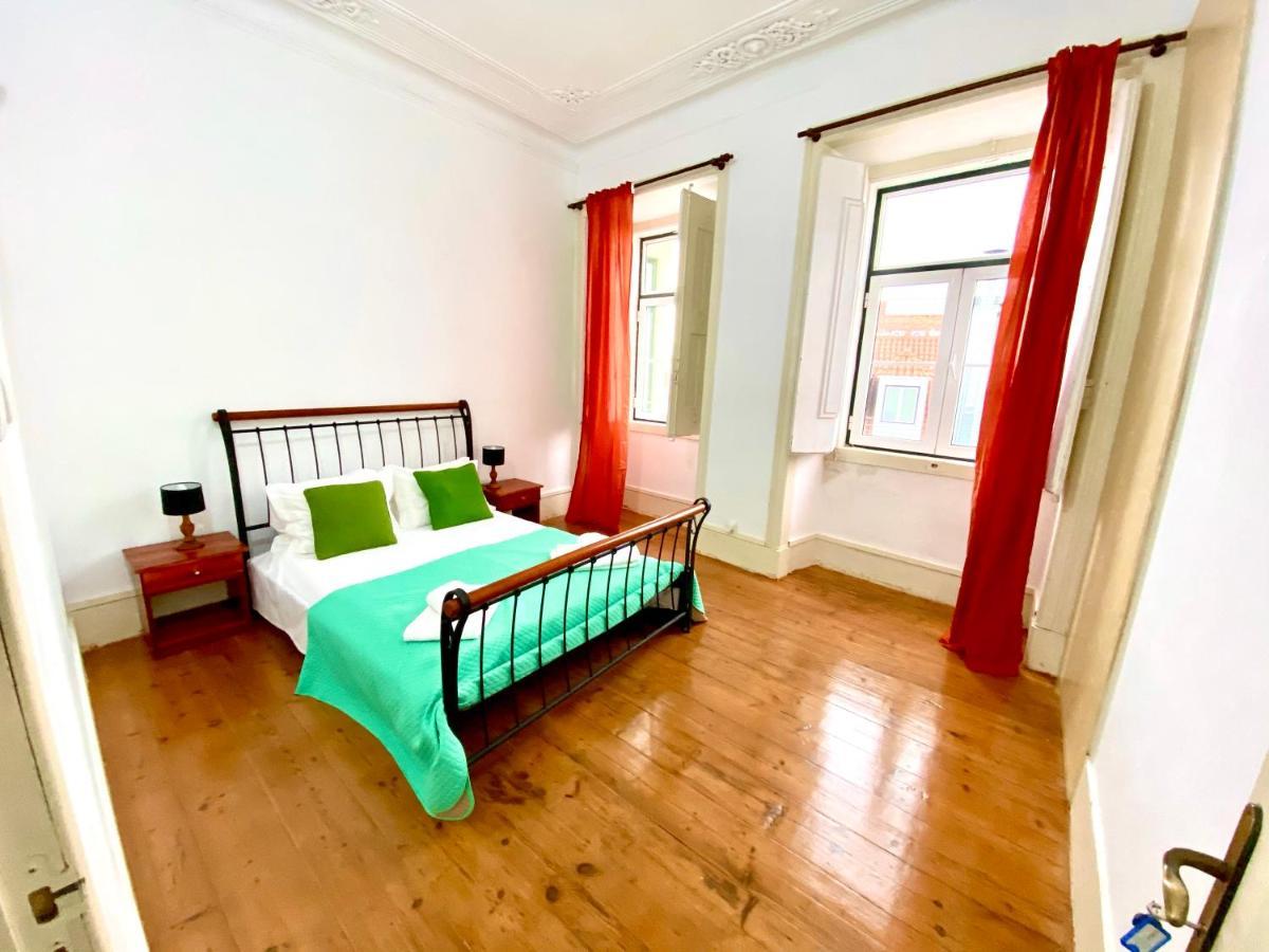 Artdeco Chiado 4 - Large Comfortable Double Room With Shared Bathroom Лиссабон Экстерьер фото